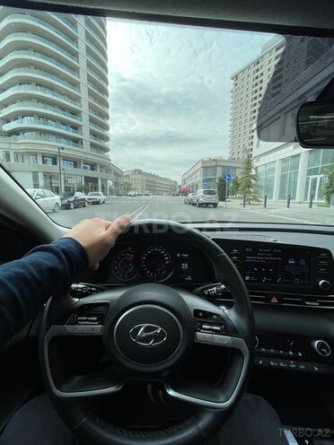 Hyundai Elantra-16