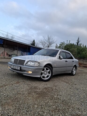 Mercedes C 220-1