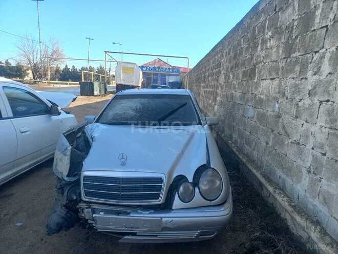 Mercedes E 230 1996, 590,000 km - 2.3 л - Bakı