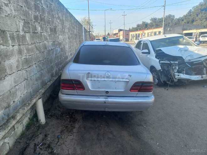 Mercedes E 230 1996, 590,000 km - 2.3 л - Bakı