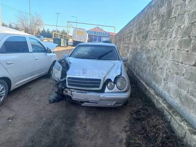 Mercedes E 230 1996, 590,000 km - 2.3 л - Bakı