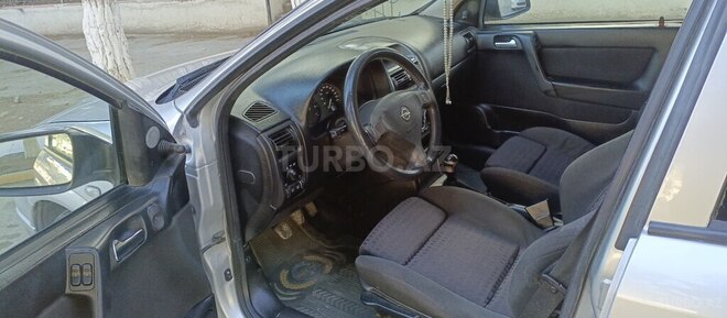Opel Astra-11