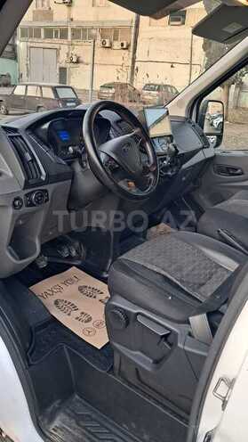 Ford Transit-13