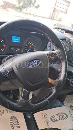 Ford Transit-14