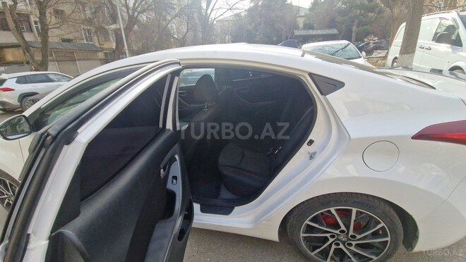 Hyundai Elantra 2015, 300,000 km - 1.6 л - Bakı