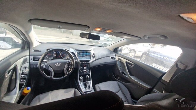 Hyundai Elantra 2015, 300,000 km - 1.6 л - Bakı