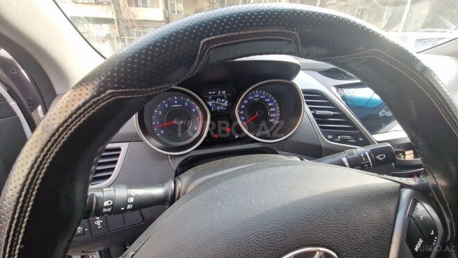 Hyundai Elantra 2015, 300,000 km - 1.6 л - Bakı