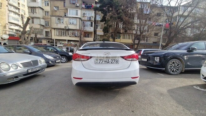 Hyundai Elantra 2015, 300,000 km - 1.6 л - Bakı