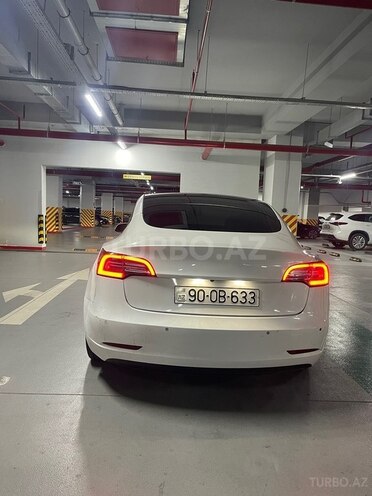 Tesla Model 3-2