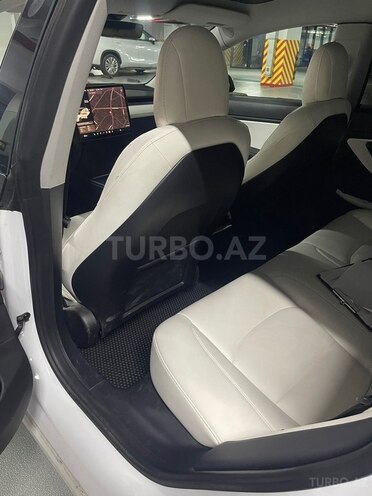 Tesla Model 3-7