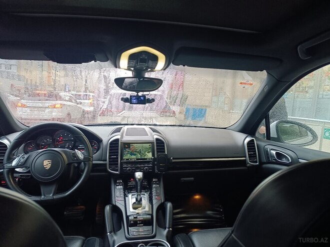 Porsche Cayenne-2
