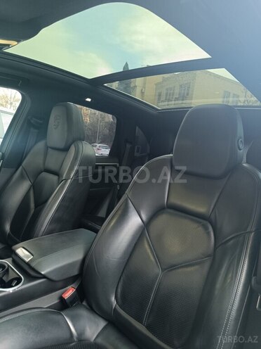 Porsche Cayenne-8