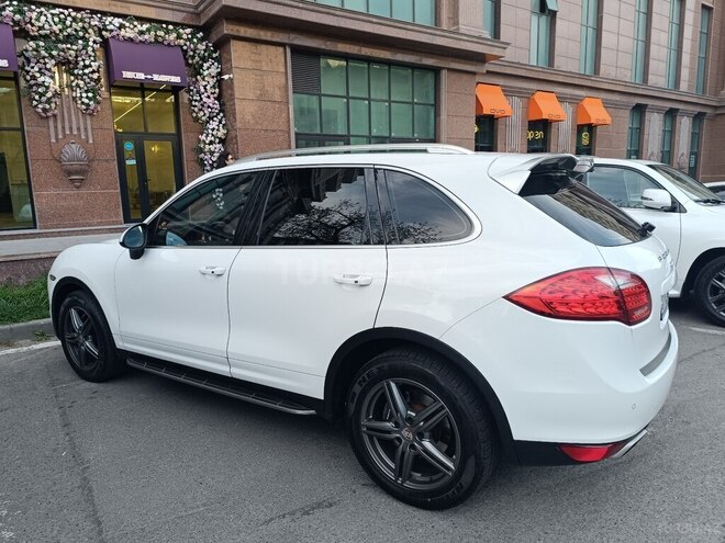 Porsche Cayenne-10