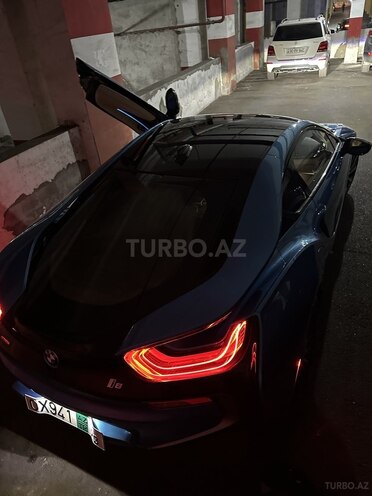 BMW i8-5