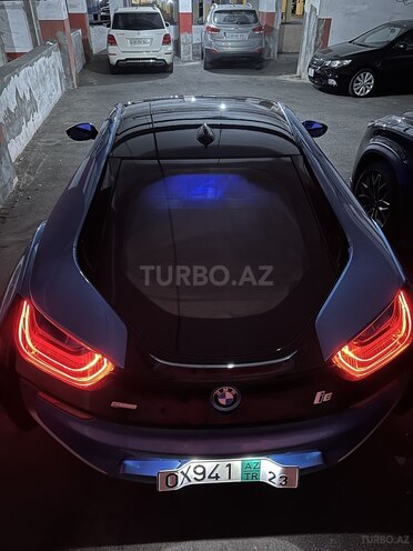 BMW i8-6