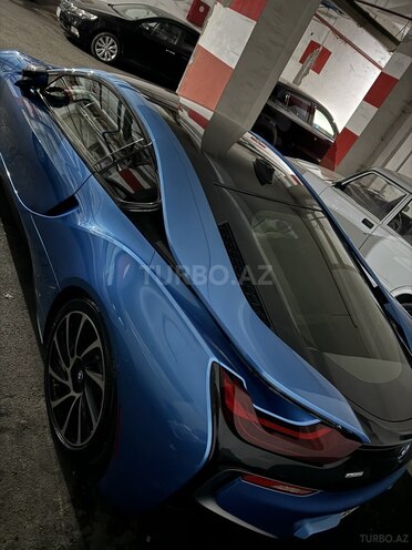 BMW i8-10