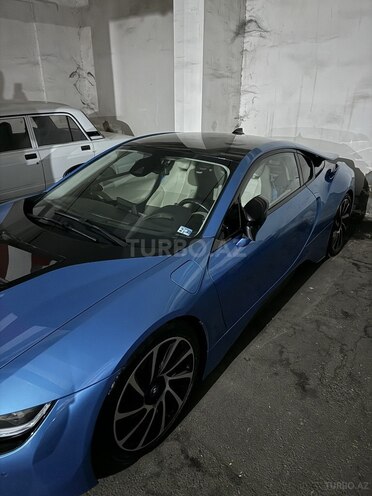 BMW i8-11