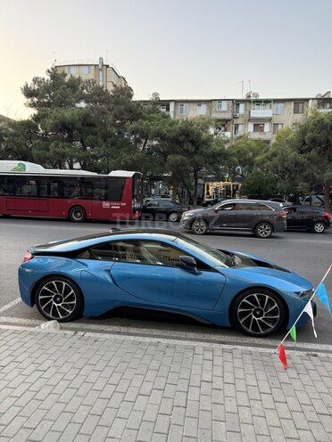 BMW i8-12