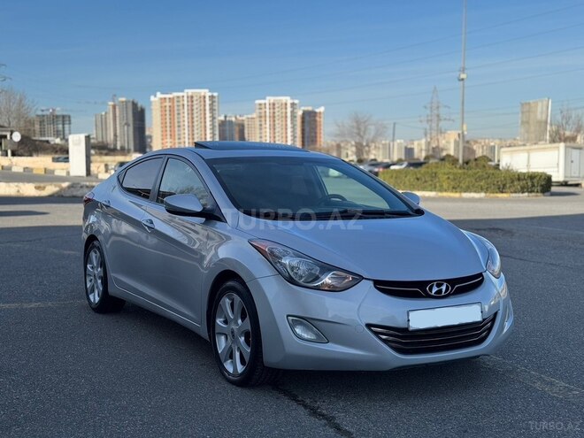 Hyundai Elantra-2
