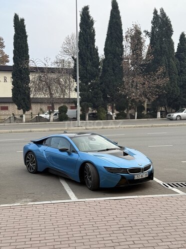 BMW i8-1