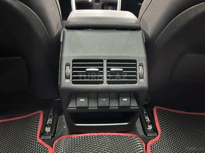 Land Rover Discovery Sport-32