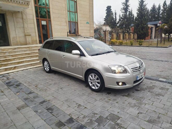 Toyota Avensis 2006, 380,000 km - 2.0 л - Yevlax