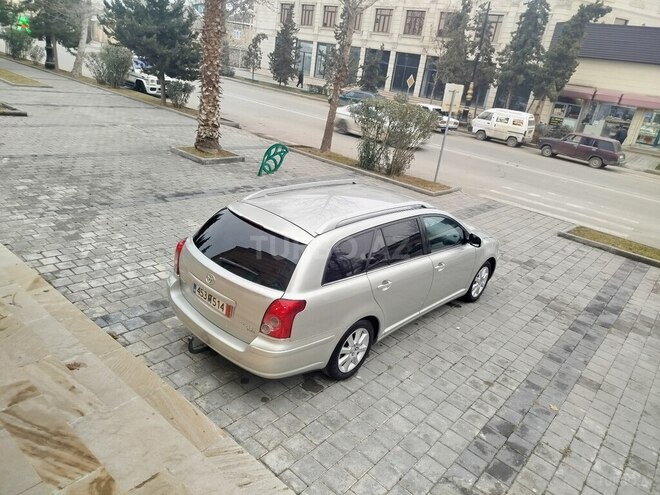 Toyota Avensis 2006, 380,000 km - 2.0 л - Yevlax