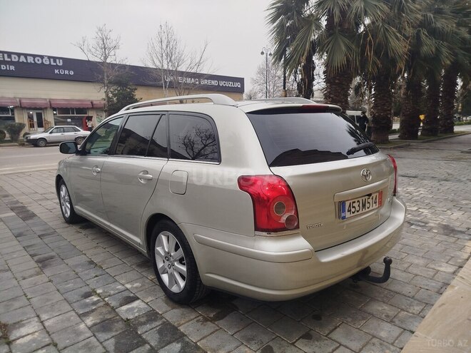 Toyota Avensis 2006, 380,000 km - 2.0 л - Yevlax