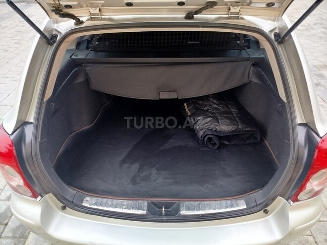 Toyota Avensis 2006, 380,000 km - 2.0 л - Yevlax
