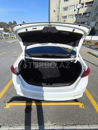 Hyundai Elantra 2018, 153,000 km - 2.0 l - Bakı