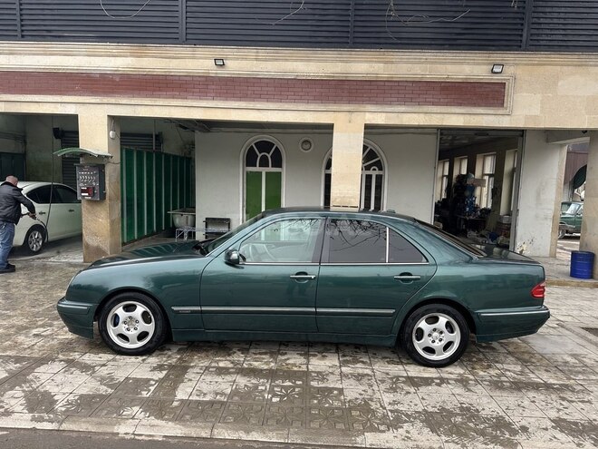 Mercedes E 280 1999, 390,000 km - 2.8 l - Qazax