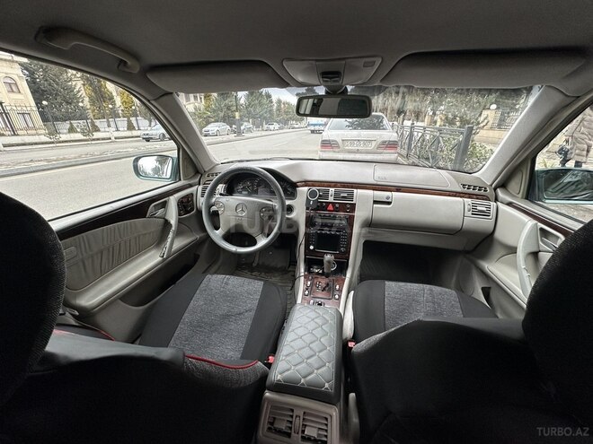 Mercedes E 280 1999, 390,000 km - 2.8 l - Qazax