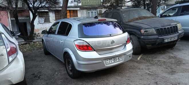 Opel Astra 2009, 320,000 km - 1.4 l - Bakı