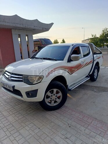Mitsubishi L200 2010, 420,000 km - 2.5 l - Gəncə