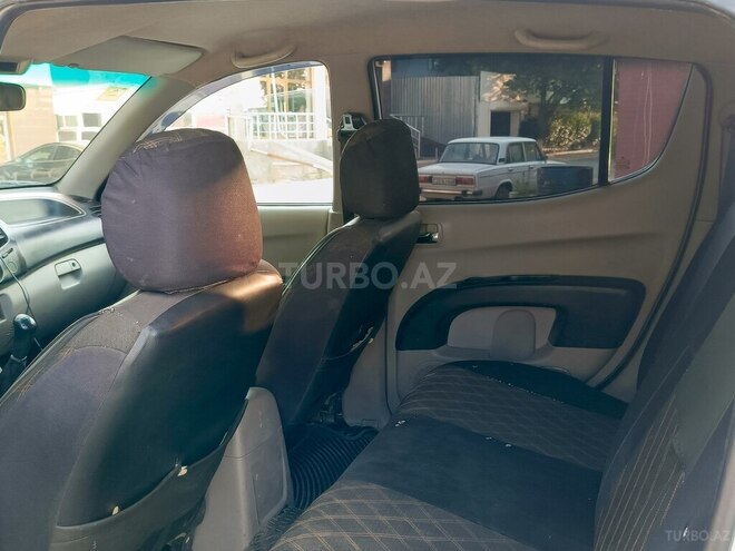 Mitsubishi L200 2010, 420,000 km - 2.5 l - Gəncə