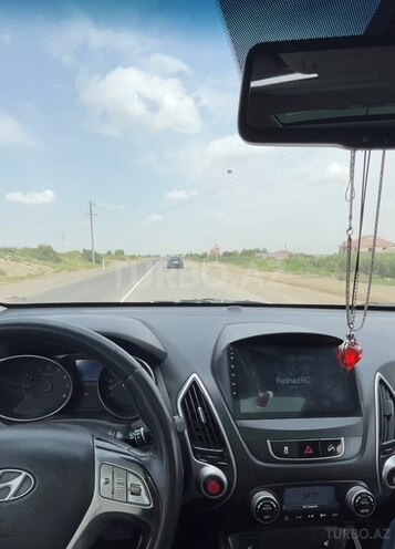 Hyundai ix35 2011, 213,585 km - 2.4 л - Salyan