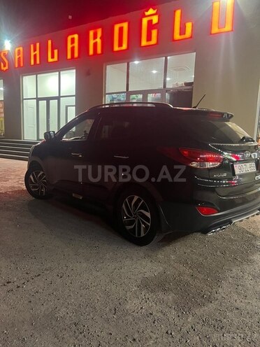 Hyundai ix35 2011, 213,585 km - 2.4 л - Salyan