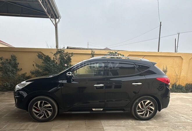 Hyundai ix35 2011, 213,585 km - 2.4 л - Salyan