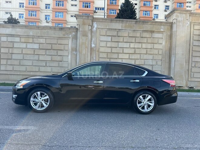 Nissan Altima-2