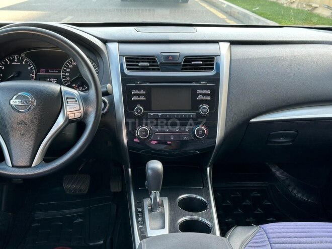 Nissan Altima-10