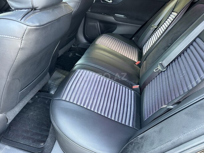 Nissan Altima-8