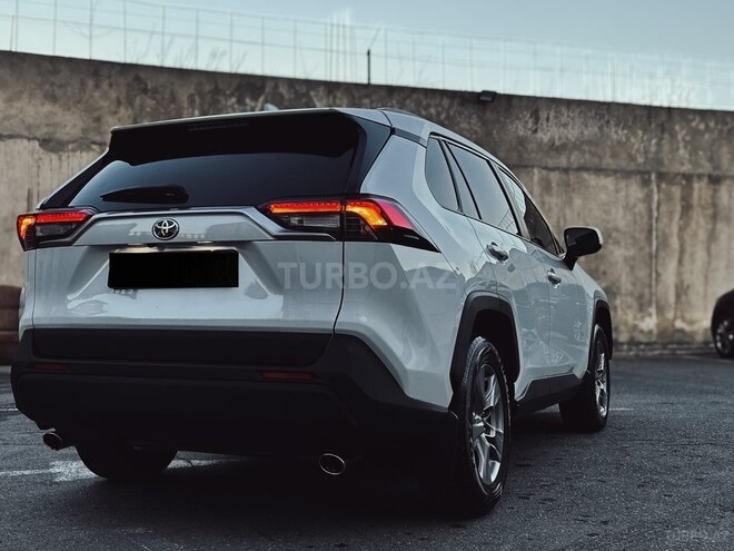Toyota RAV4-4