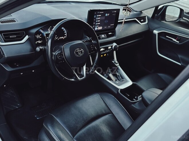 Toyota RAV4-7