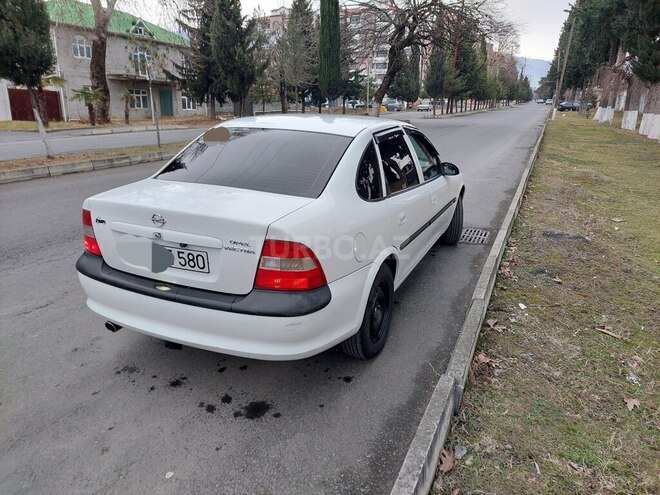 Opel Vectra 1996, 386,404 km - 1.6 l - Zaqatala