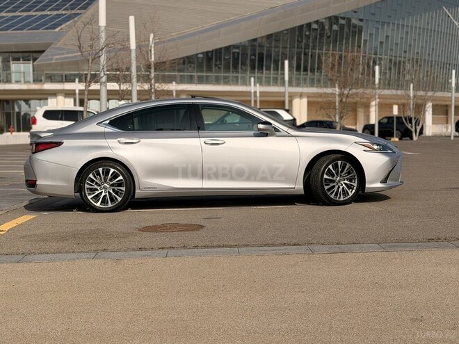 Lexus ES 300h 2020, 57,804 km - 2.5 l - Bakı
