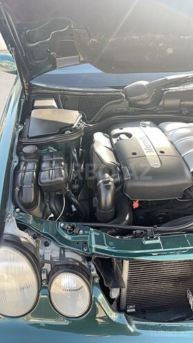 Mercedes E 220 2001, 185,000 km - 2.2 l - Bakı