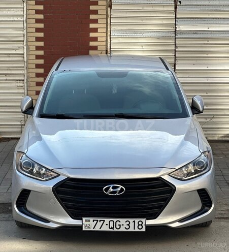 Hyundai Elantra-1