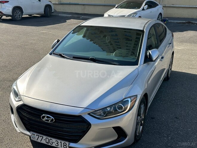 Hyundai Elantra-9