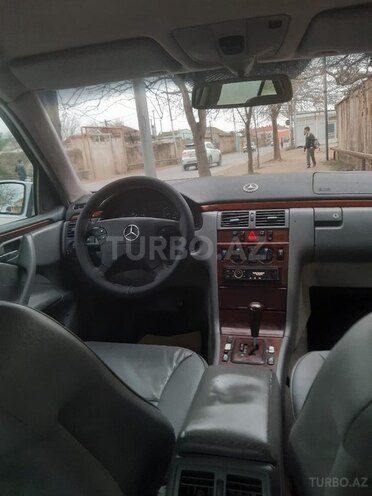 Mercedes E 240 2000, 250,000 km - 2.4 l - Bakı