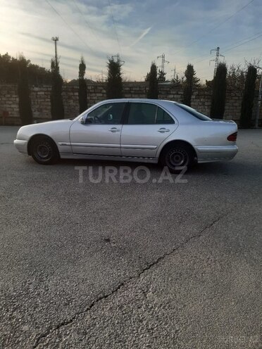 Mercedes E 240 2000, 250,000 km - 2.4 l - Bakı